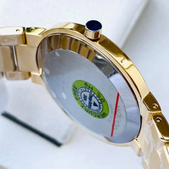 New Movado 40mm Gold Plated Men's Watch! Stunning! - Picture 4 of 4